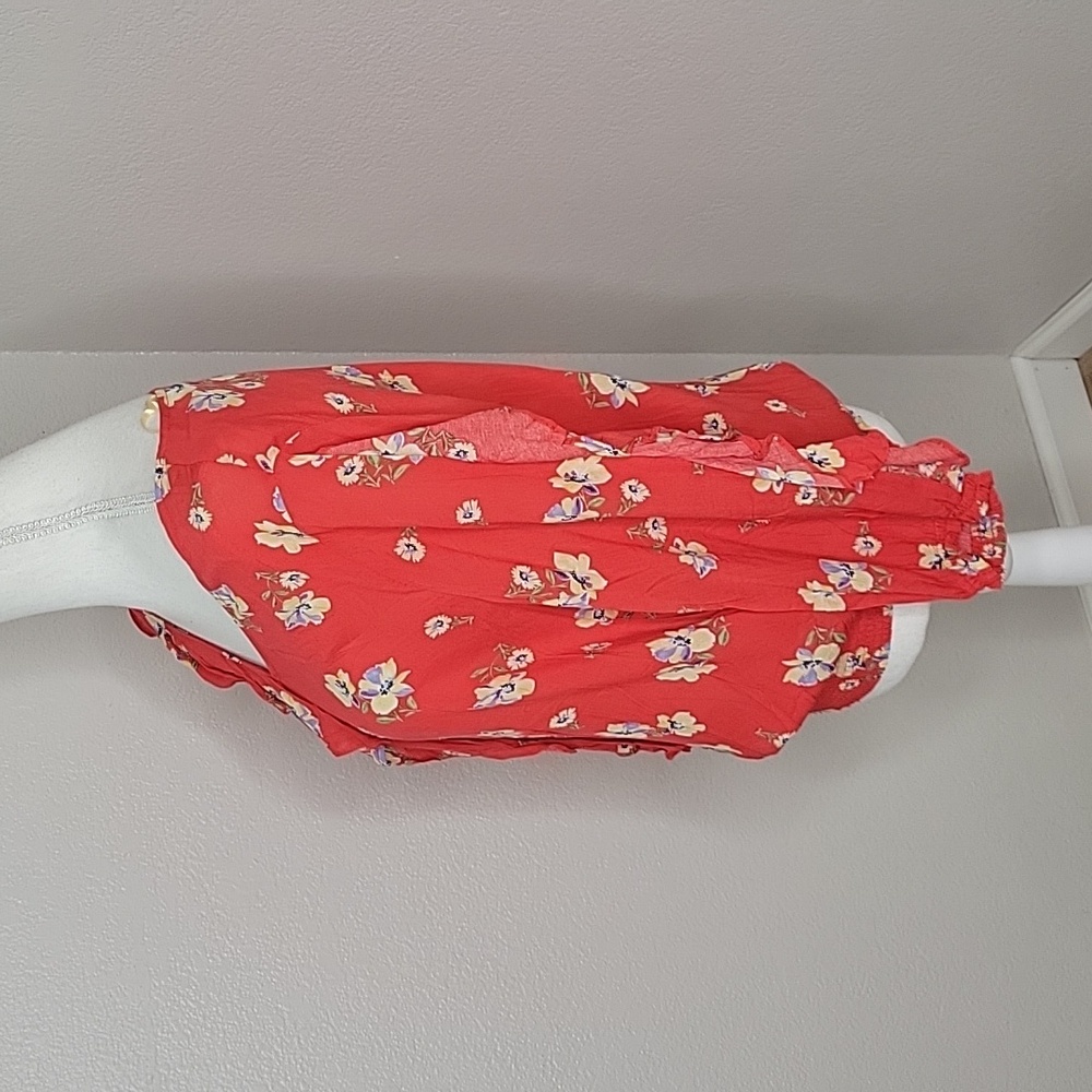 Democracy Red Floral Ruffle Blouse - Picture 2 of 9